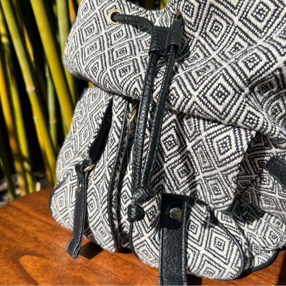 EXPRESSIONS leather trim backpack 🖤 great use condition 🖤 - Picture 4 of 8